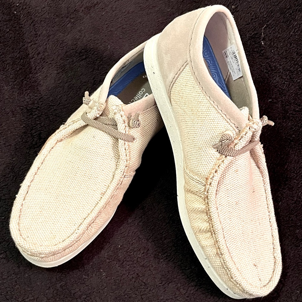 Clarks canvas men’s Size 10.5 (US) casual loafer/slip on